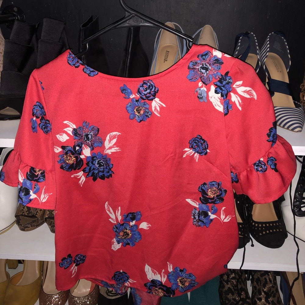 Maurice’s XS floral top